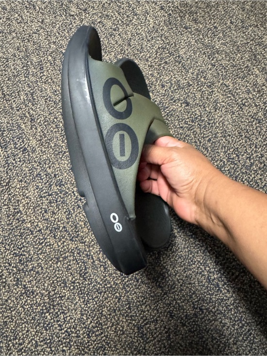 OOFOS
Olive Green and Black Slide
Sandals main image 5